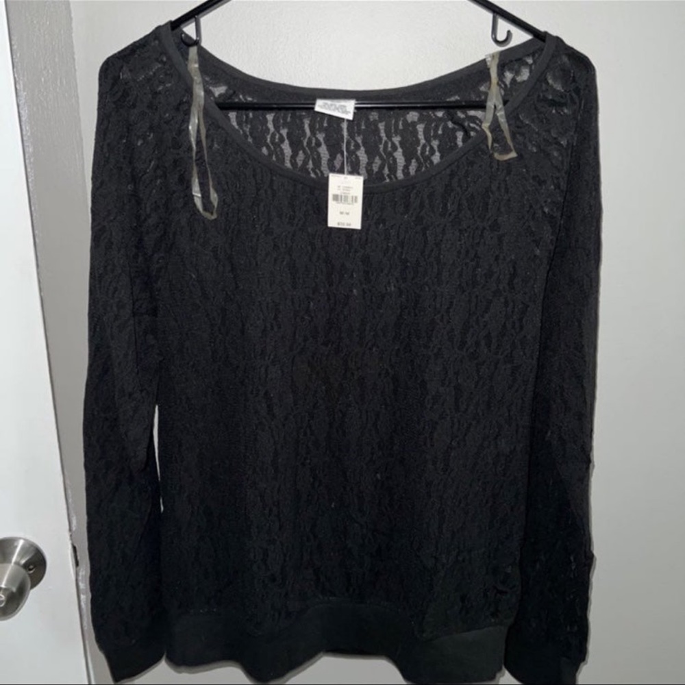 PINK VS LACE LONG SLEEVE - Picture 3 of 4